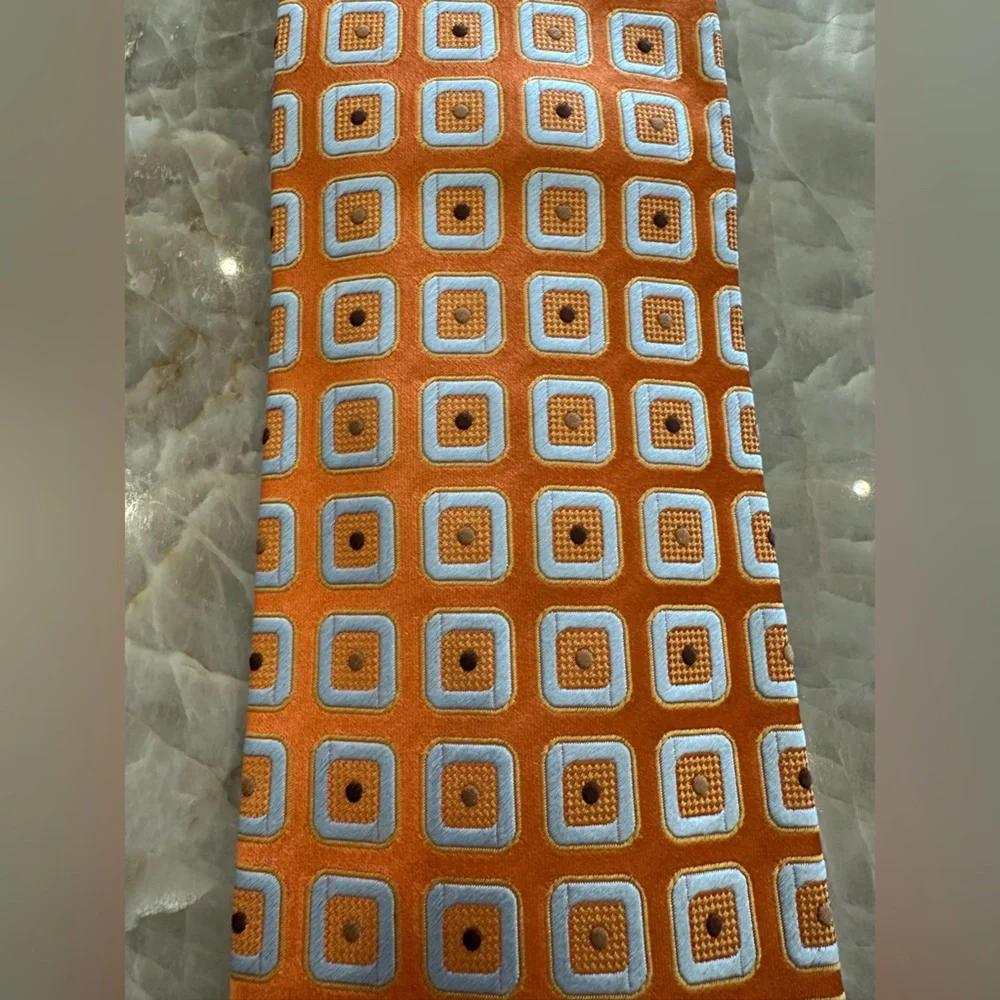 Ermenegildo Zegna Elegant 100% Silk Orange White Silver Patterned Formal Tie - Picture 4 of 5
